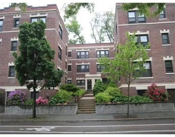 590 Washington St #2, Brookline