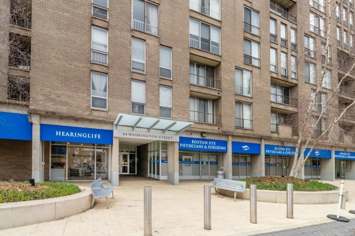 44 Washington St. #913, Brookline