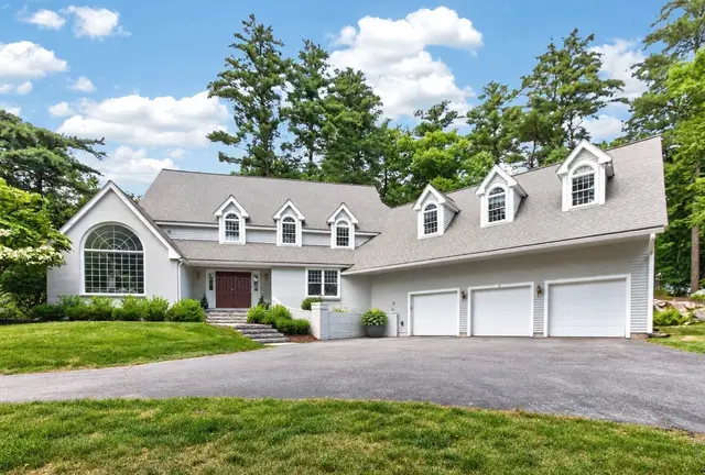 8 Larch Road