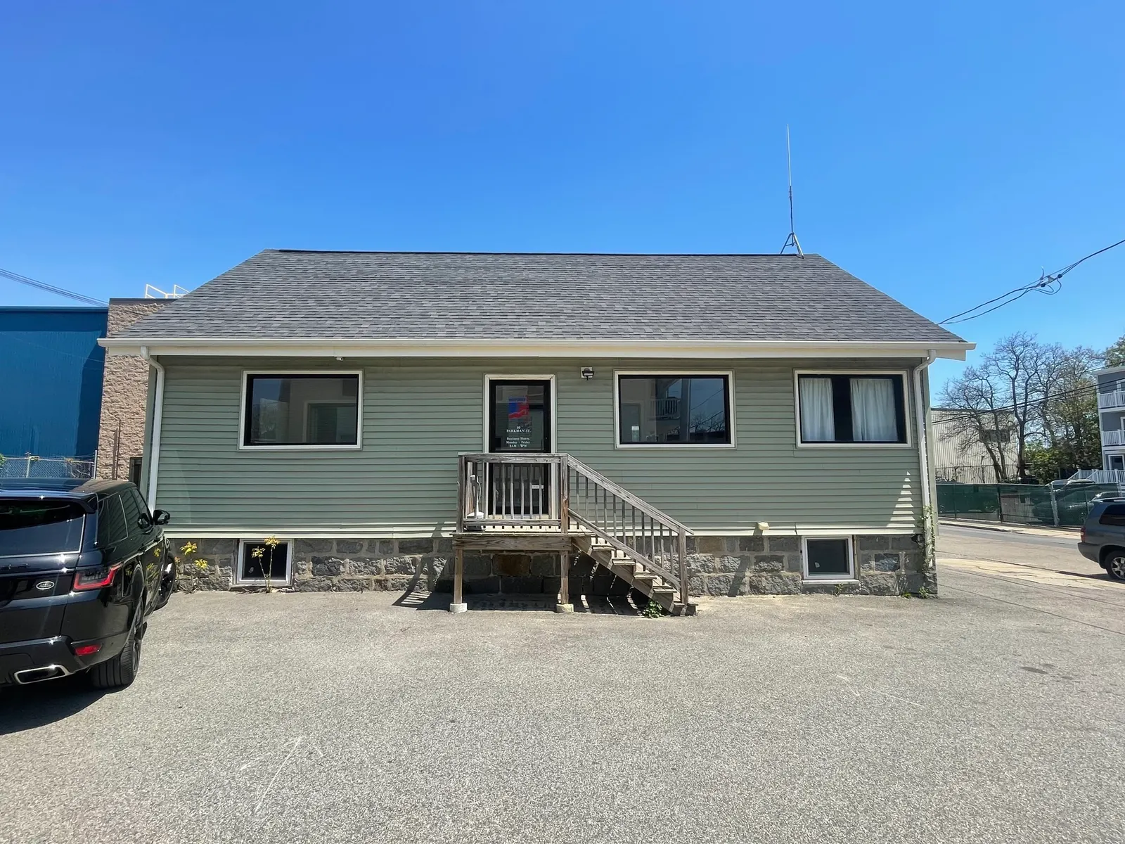 80 Parkman St, Boston
