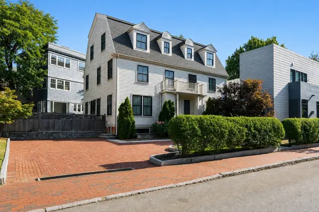 39 Hammond Street #2