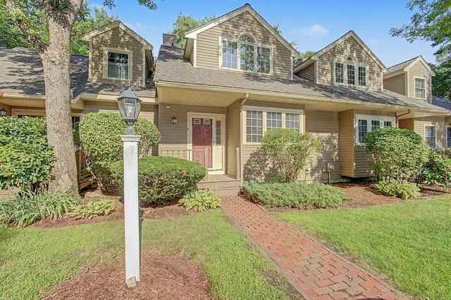 6 Lilac Ct #6