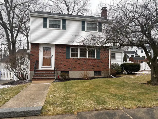22 Farwell Ave