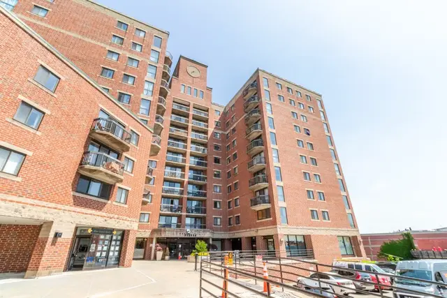 15 N Beacon St #516