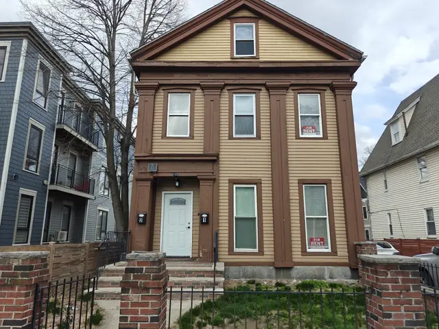 102 Mount Pleasant Ave #2