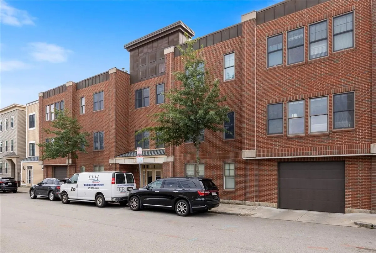 653-659 E 2nd St #205, Boston