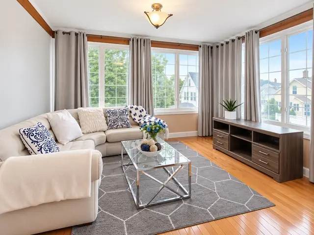 12 Bradbury Ave #12