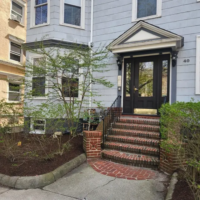 40 Highland Ave #8