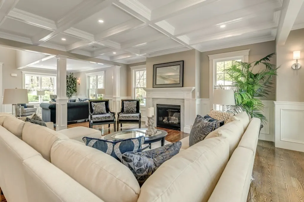 28 Maurice Rd #28, Wellesley