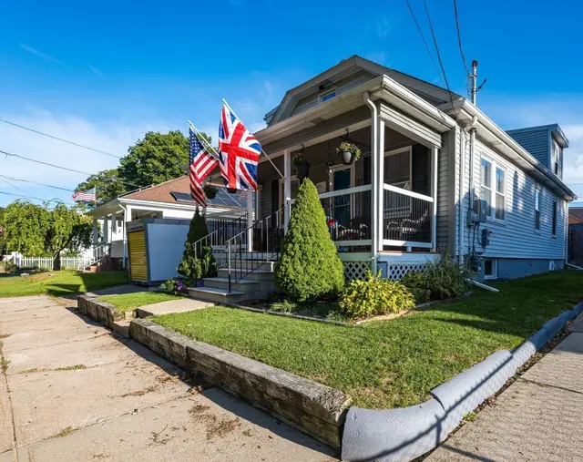 27 Cecile St