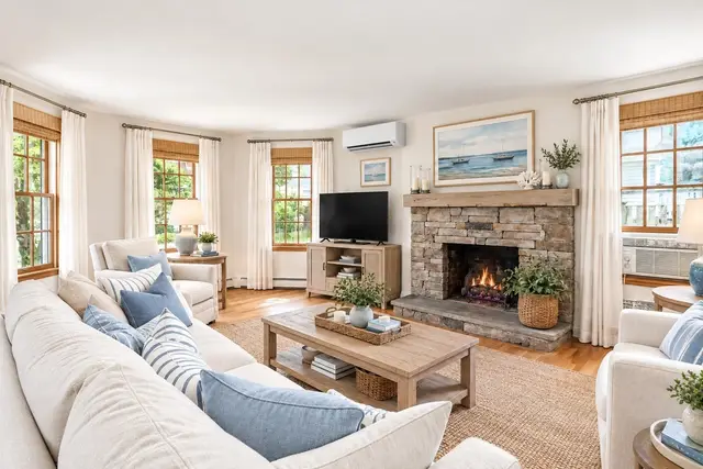 3 Willow Lane