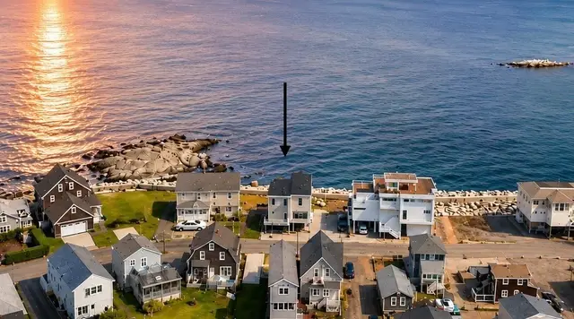 16 Gunrock Ave