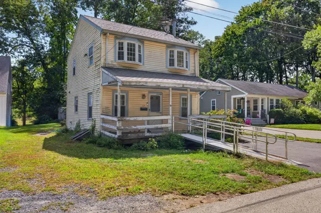 17 W Cedar Rd