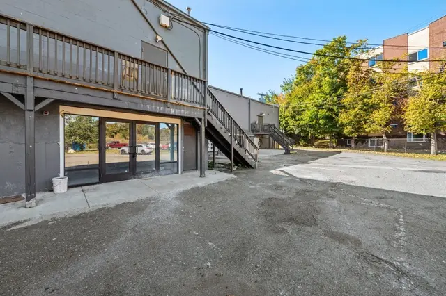 32 Hamilton Street #C