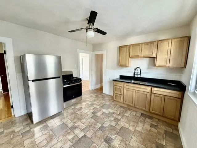 272 Willis Ave #272