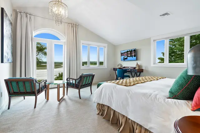 88 Little Neck Road