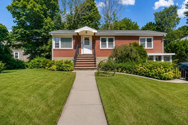 65 Fowler St