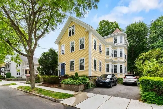 24 Park St