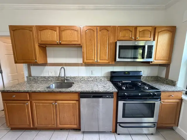 435 Walnut Ave #9