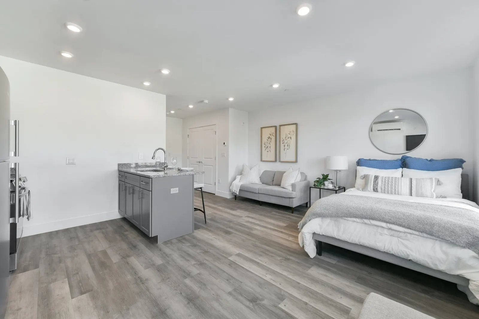 585 Essex St. #PH 514, Lynn