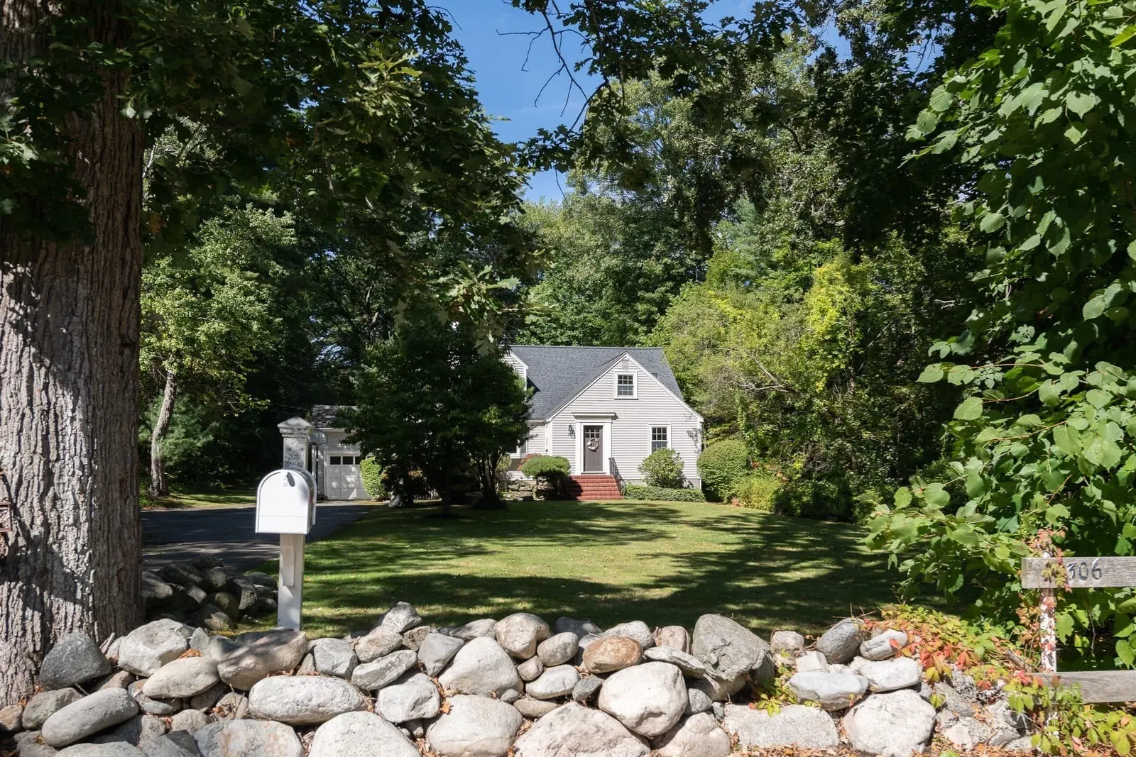 306 Merriam Street, Weston