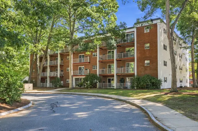 55 Greentree Lane #49