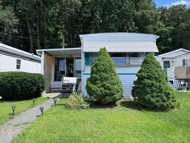 4 Ethel Av