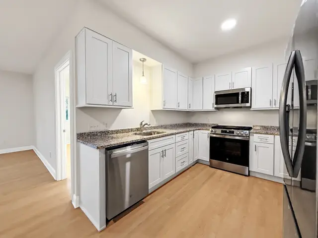 10 Franklin Ave #300