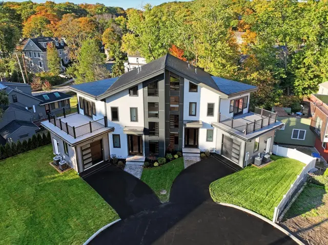 18 Josselyn Pl #18
