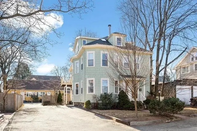 5 Henry St #1