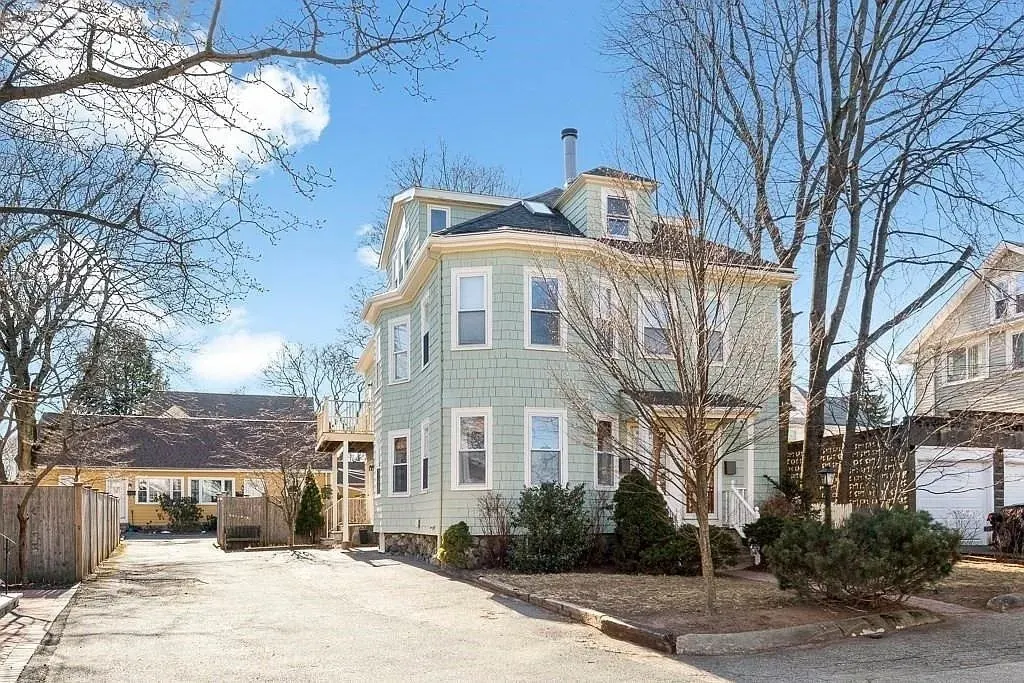 5 Henry St #1, Belmont