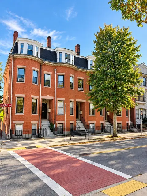 210 Washington Ave #4