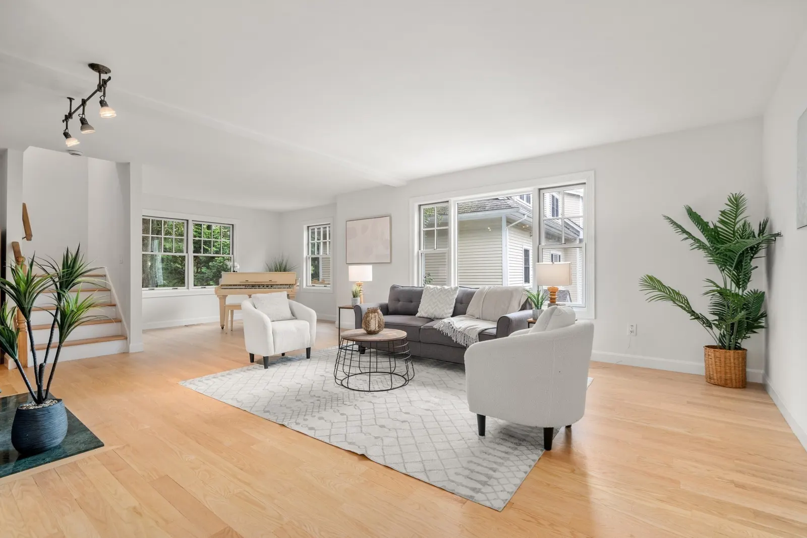 79 Beecher Pl #5, Newton