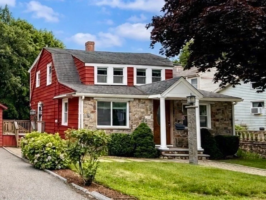 33 Volusia Rd, Hingham