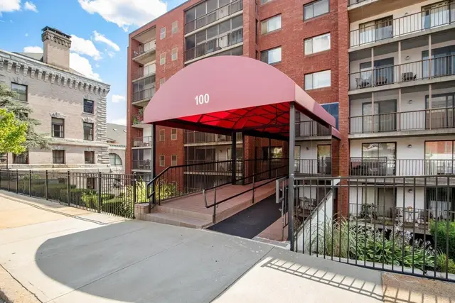 100 High St #308