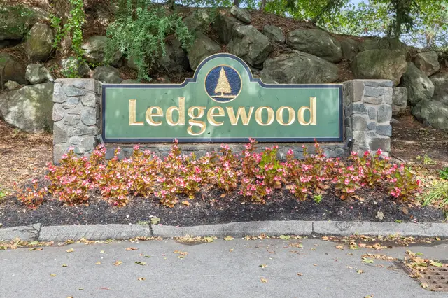 4 Ledgewood Way #21
