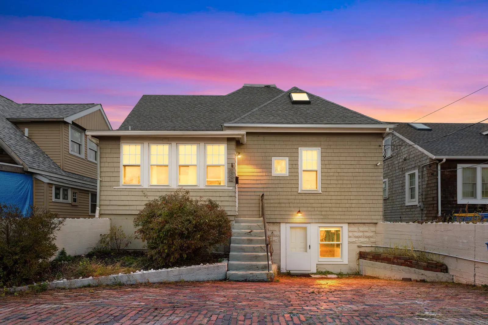 129 Strandway, Winthrop