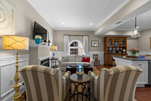 616 E Fourth Street #303