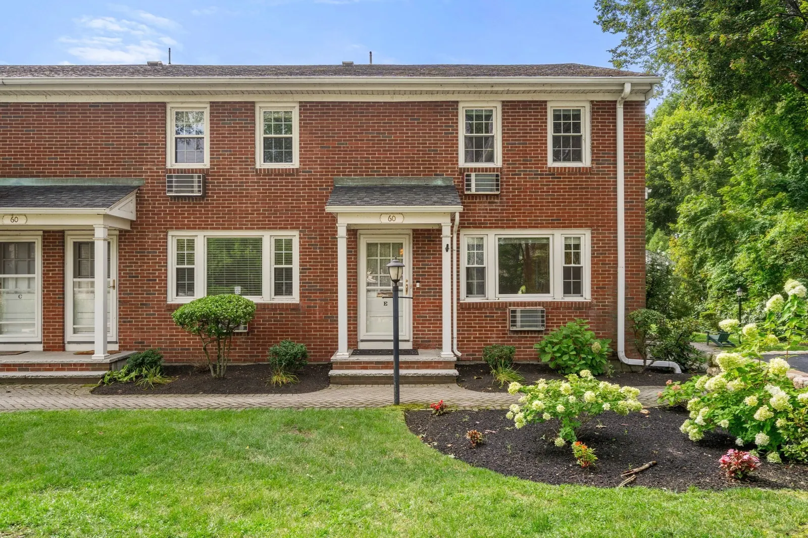 60 Lake St #E, Winchester