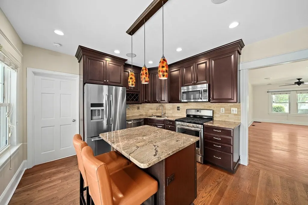 15 Avalon #1, Milton