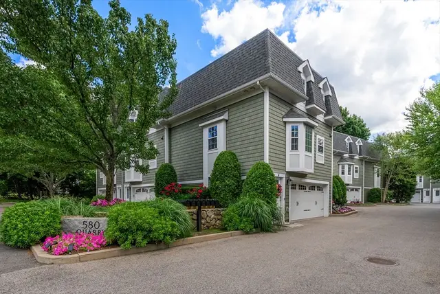 580 Quarry Street #4