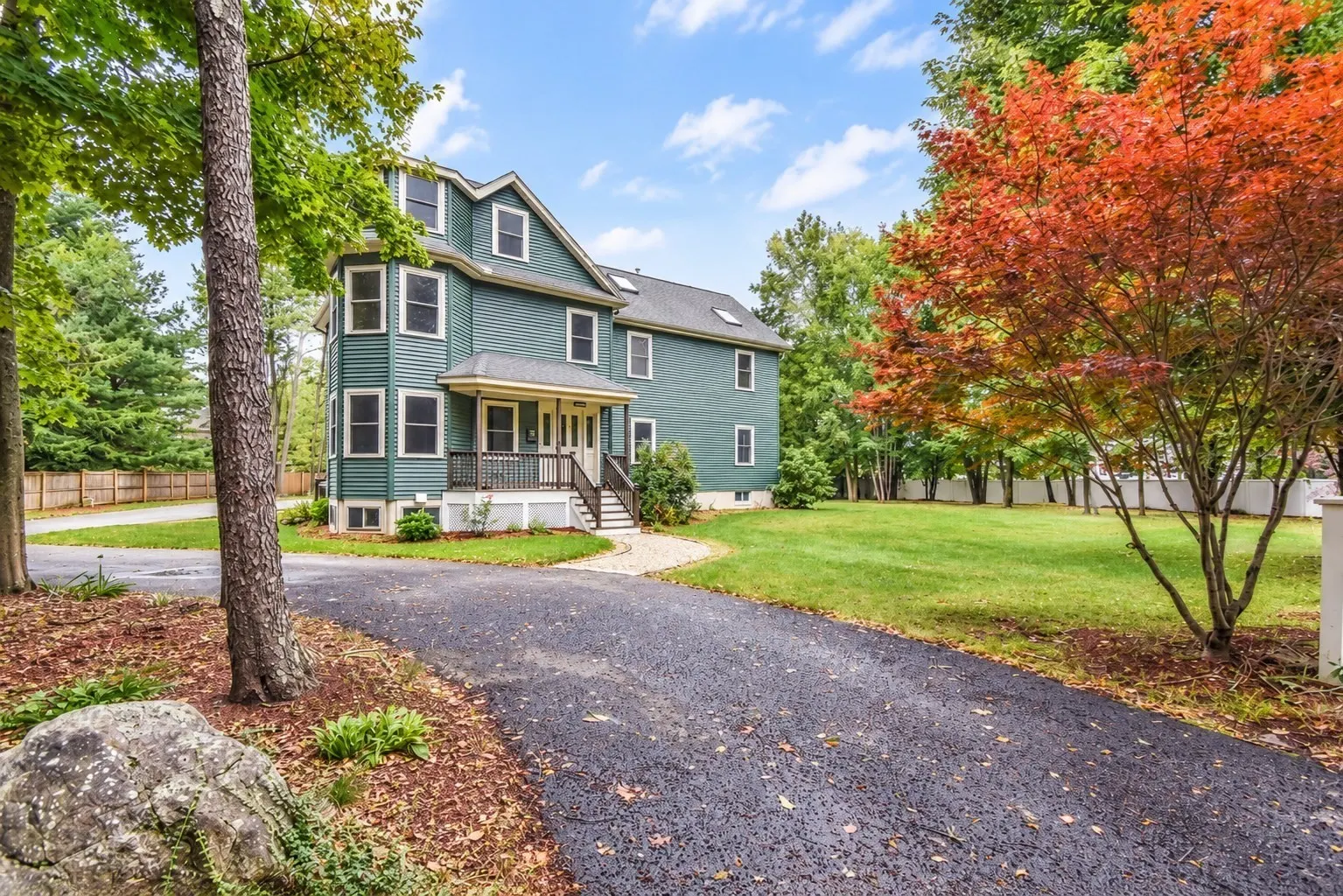 5 Lane Ave, Bedford