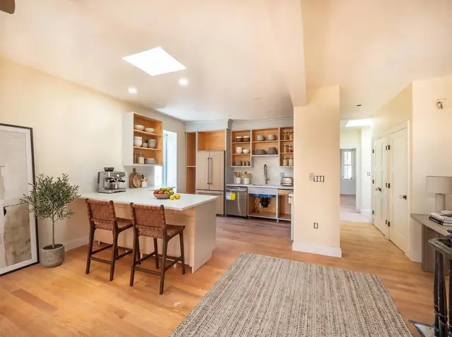 62 Welles Ave