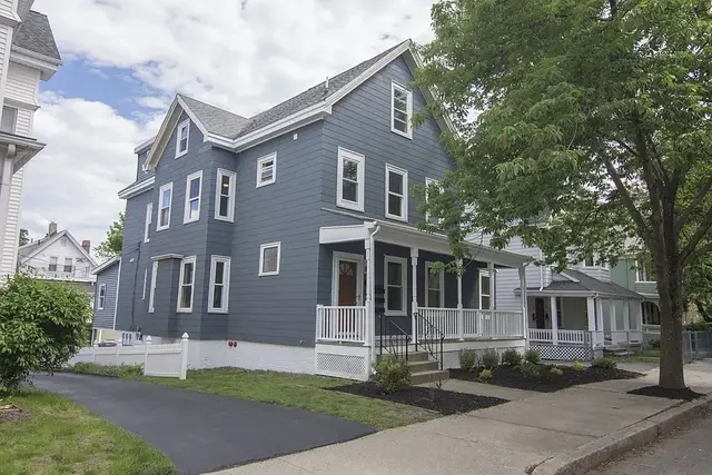 79 Thurston St #2
