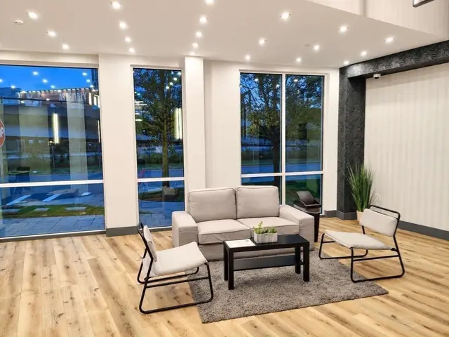 60 Cross St E #211