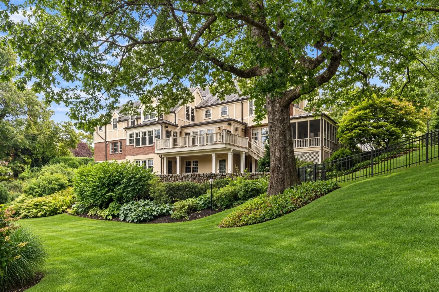 4 Dartmouth, Winchester