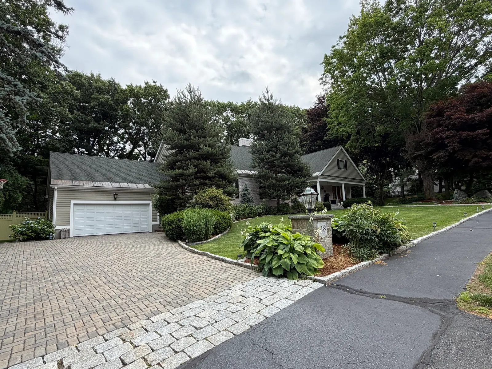 23 Bellevue, Wellesley