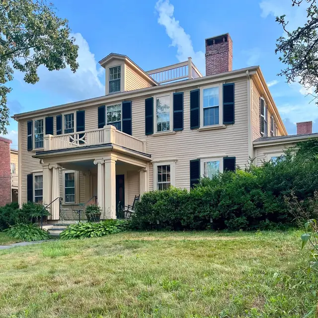 64 Bartlett St #4