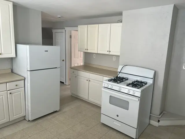 27 Warren Avenue #3-3