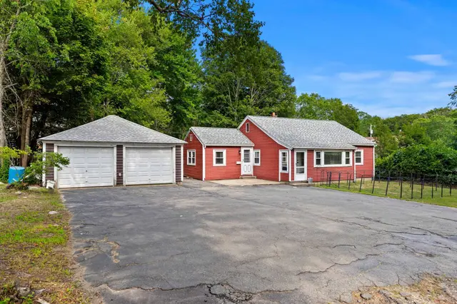 2 Hill Top Ln